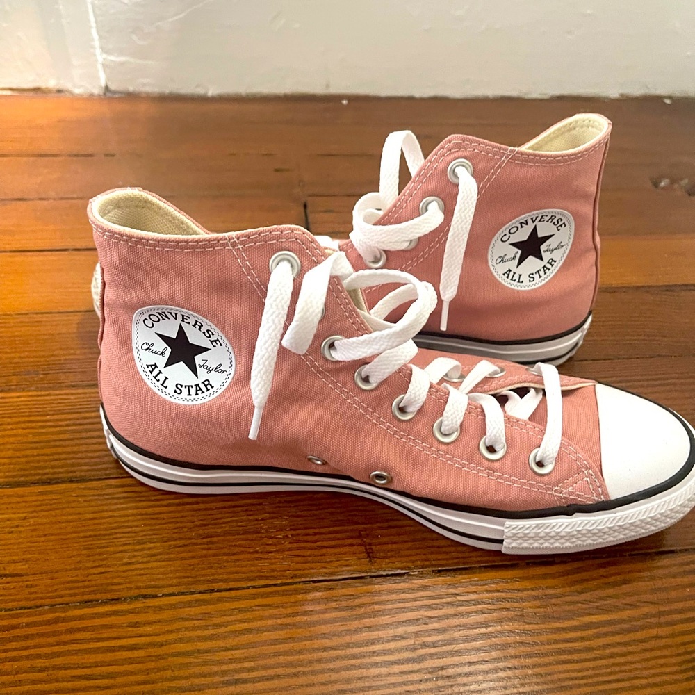 Pink Dusty Rose Women’s Converse Sneakers Sz 9